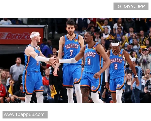 NBA季后赛14决赛太阳迎战雷霆布克因腹股沟伤病缺席继续影响球队表现 NBA季后赛14决赛太阳迎战雷霆布克因腹股沟伤病缺席继续影响球队表现