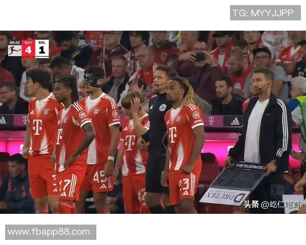 德甲精彩回顾拜仁稳守不失莱比锡轻松取胜药厂逆转法兰克福