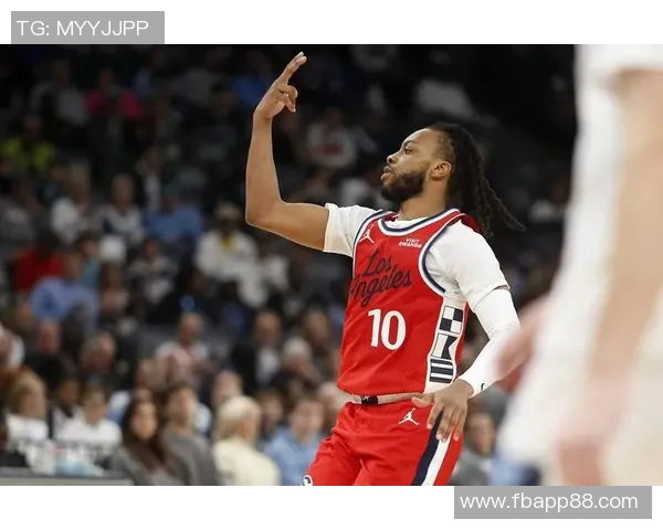 快船新援小泰泰华盛顿将身披15号球衣接替尤班克斯的传奇位置